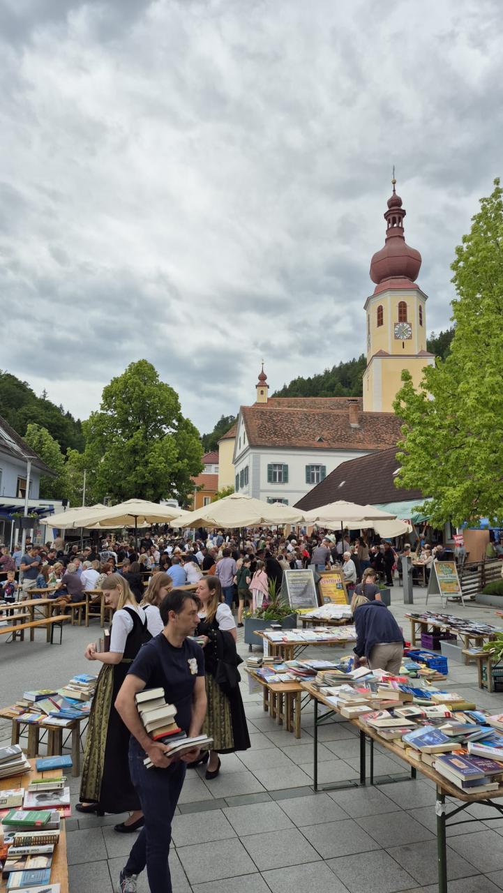 Bücherflohmarkt